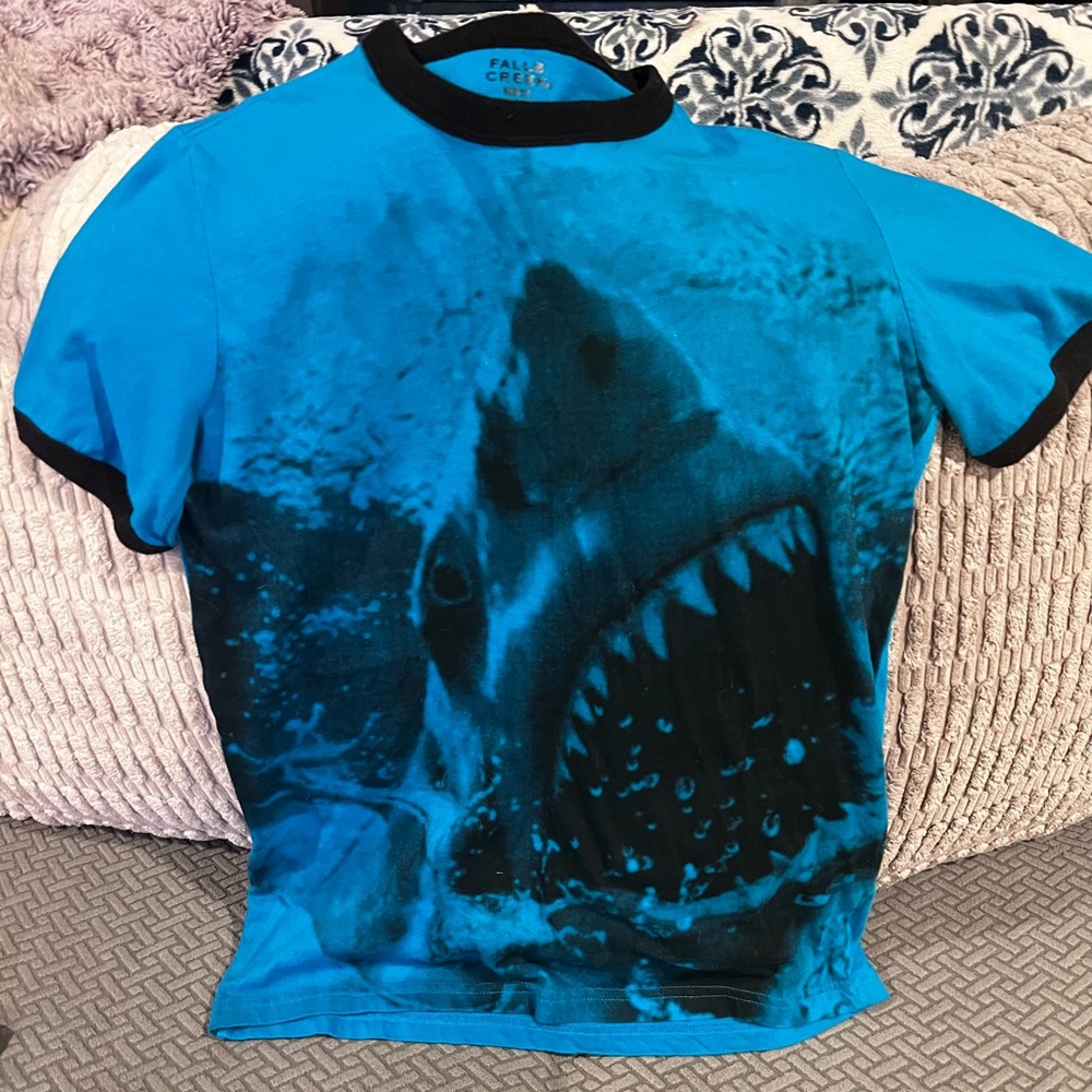 Falls Creek, M, Shark T-Shirt.